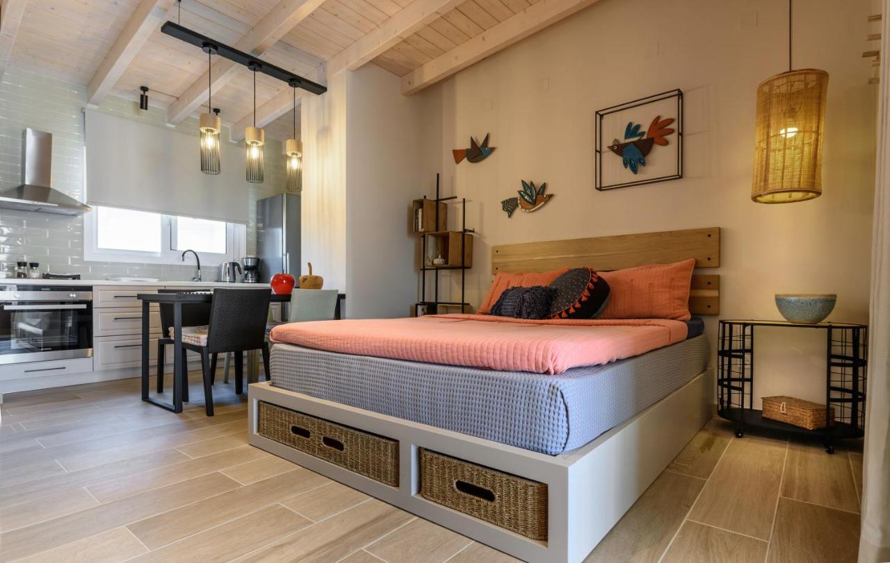 Fiorela'S Casa- A Stylish Loft Apartment In The Heart Of Превеза Экстерьер фото